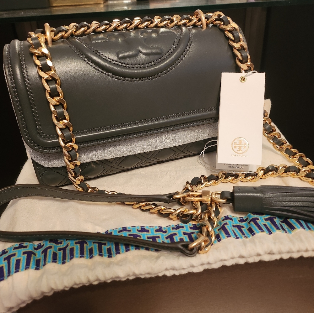 BNWT Tory Burch Fleming Convertible Sholder Bag - size small in Overcast